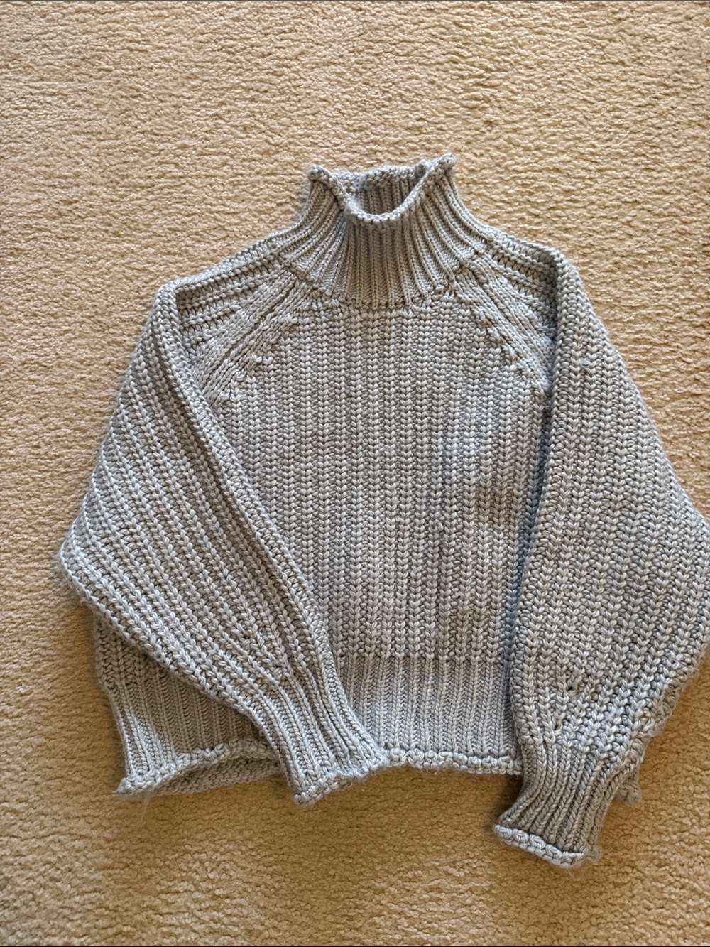 En Saison Chunky Cropped Turtleneck Sweater in Light Gray